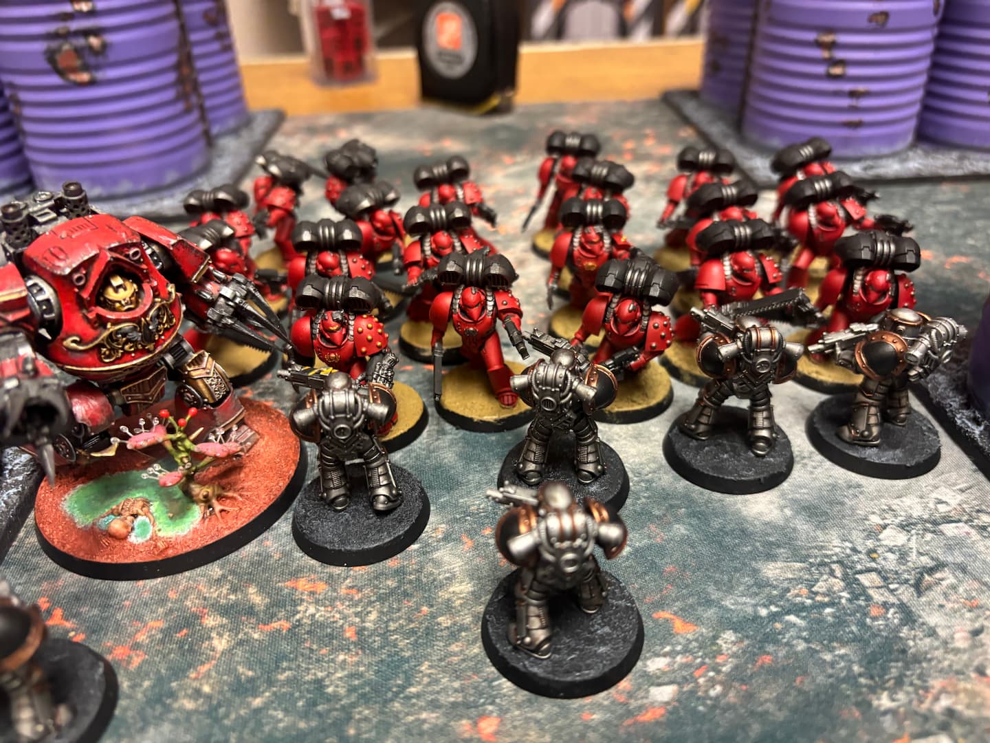 An Assault Squad of Blood Angels get the drop on some Iron Warriors